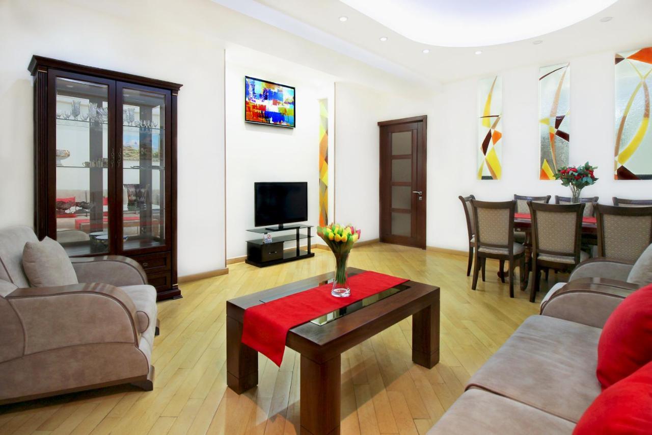 3 Bedroom Apartment Near Republic Square Jerevan Exteriör bild